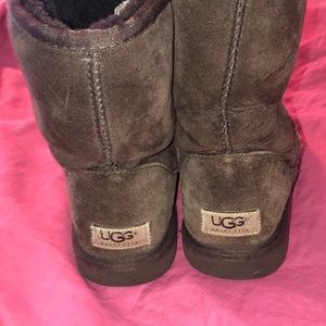 Chocolate brown short uggs!